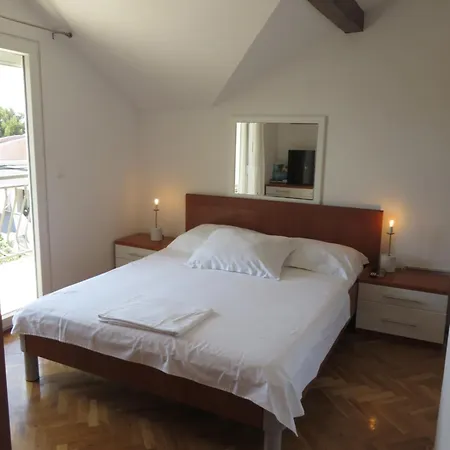 Tonka Apartmán Pakoštane