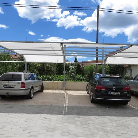 Tonka Apartmán Pakoštane