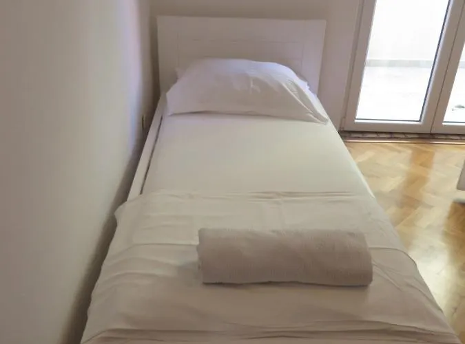 Tonka Пакоштане