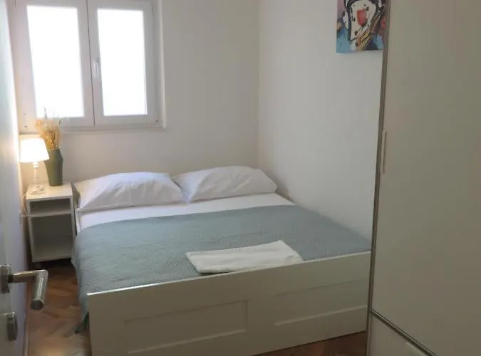 Tonka Пакоштане