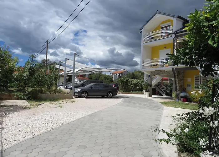 Tonka * Пакоштане