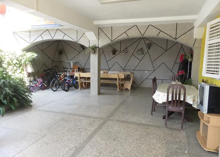 Tonka アパート *